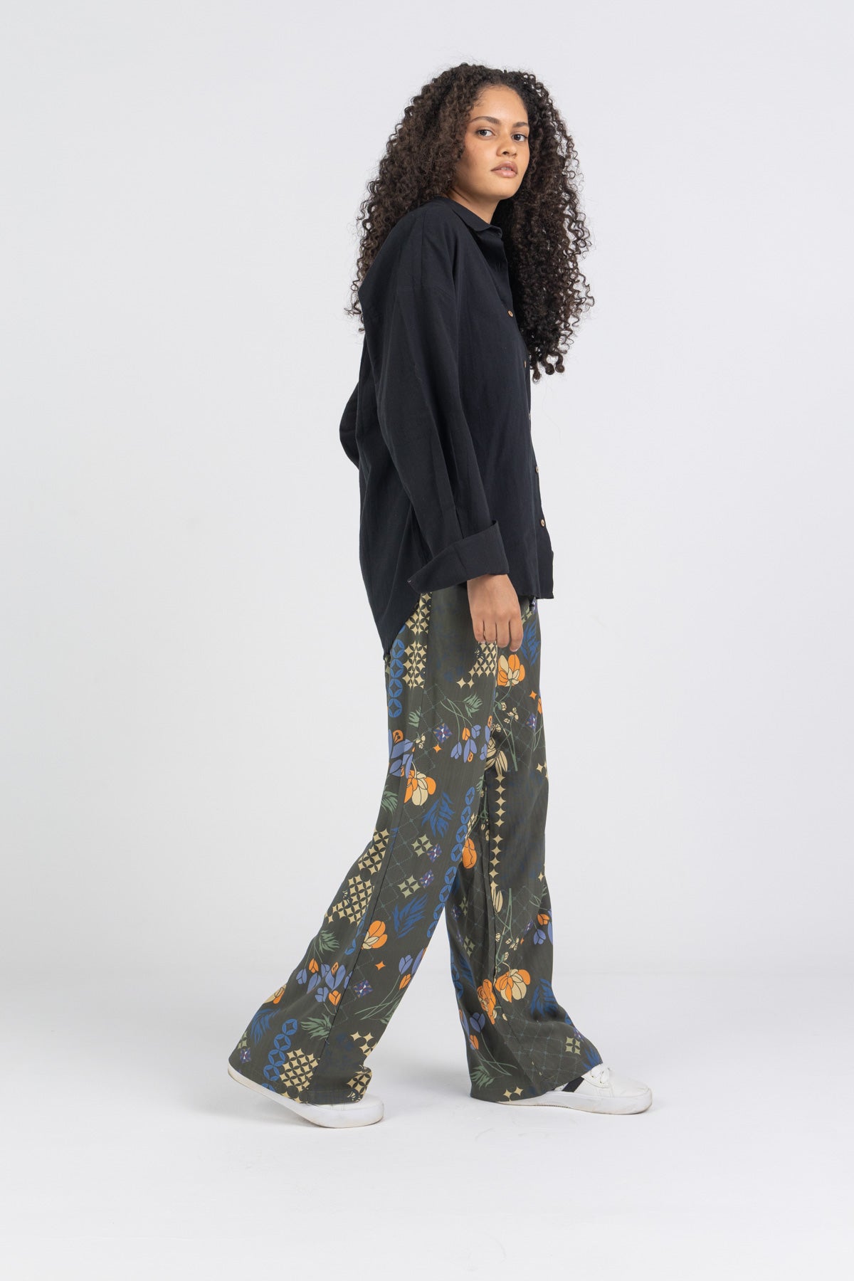 Image of Oversized Shirt – Classic, Comfortable, and Versatile